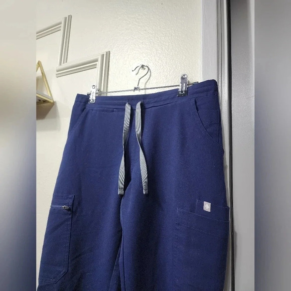 Figs Yola Skinny Scrub Navy Blue Pants Sz XS/ Petite Medical Uniform - Picture 2 of 6